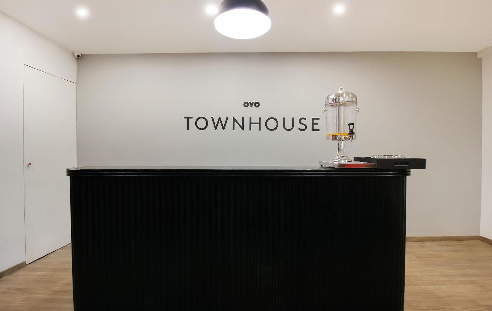 Super Townhouse The Cinco Hotel Near Esi Hospital Χιντεραμπάντ Εξωτερικό φωτογραφία
