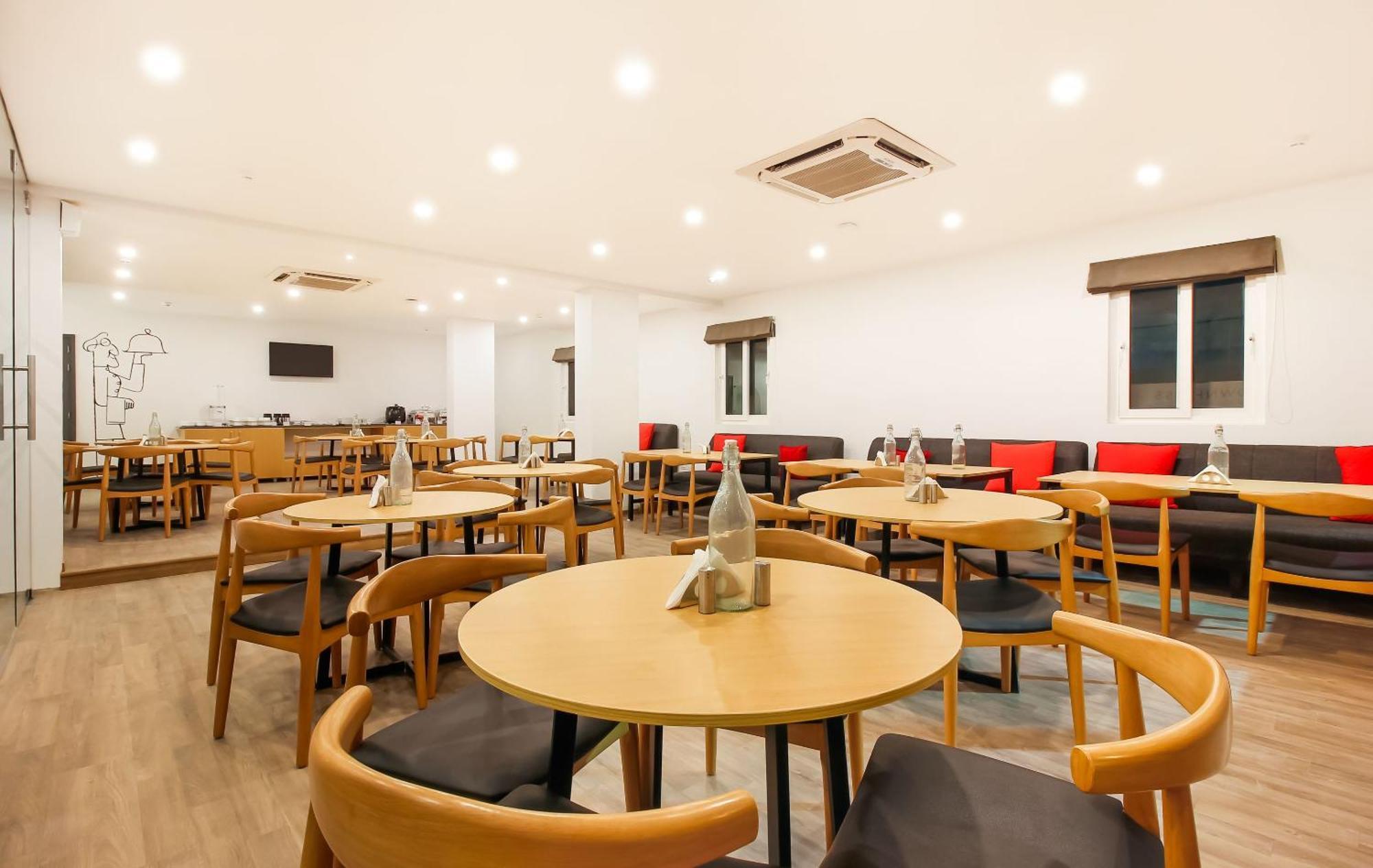 Super Townhouse The Cinco Hotel Near Esi Hospital Χιντεραμπάντ Εξωτερικό φωτογραφία