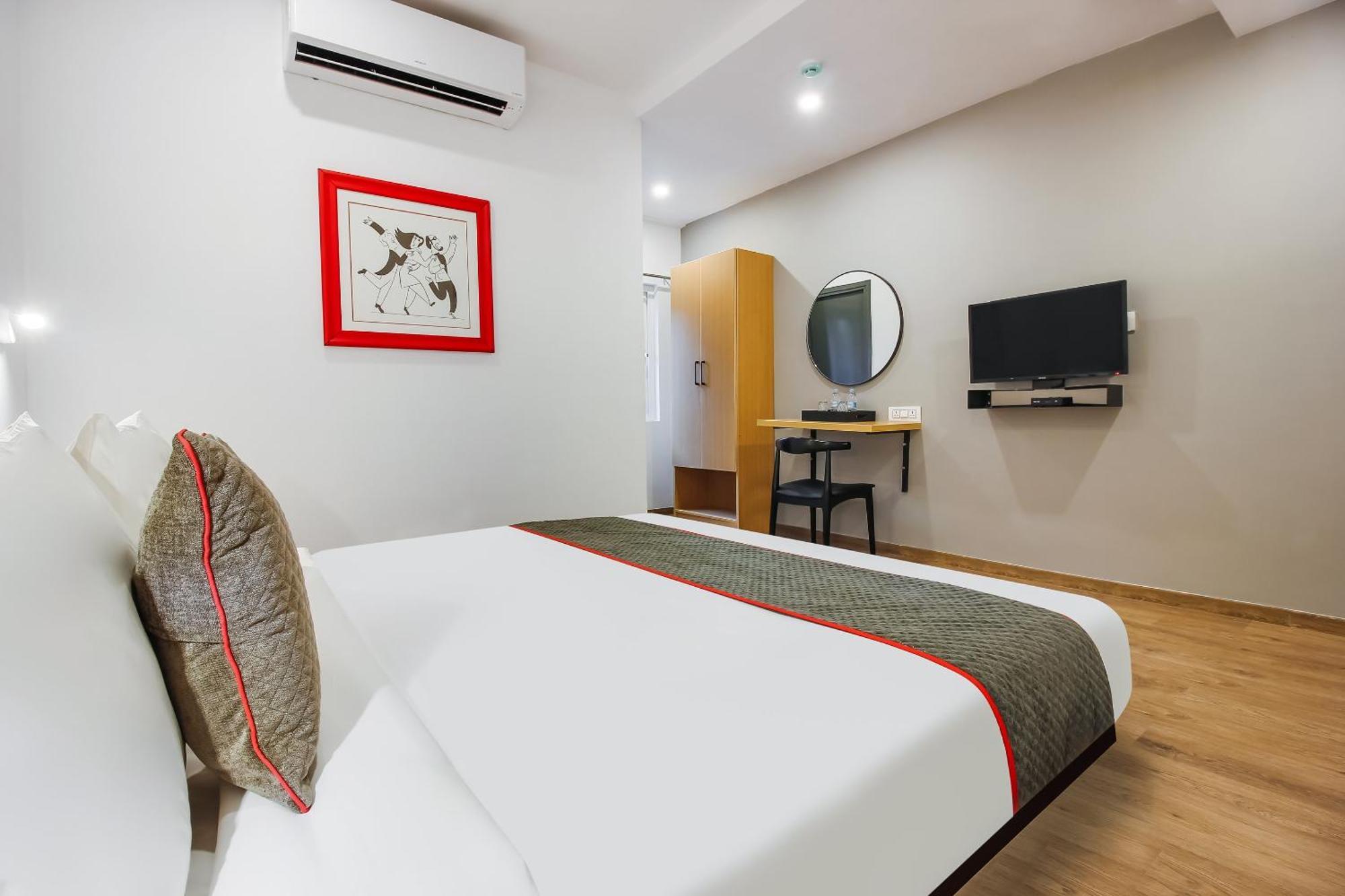 Super Townhouse The Cinco Hotel Near Esi Hospital Χιντεραμπάντ Εξωτερικό φωτογραφία