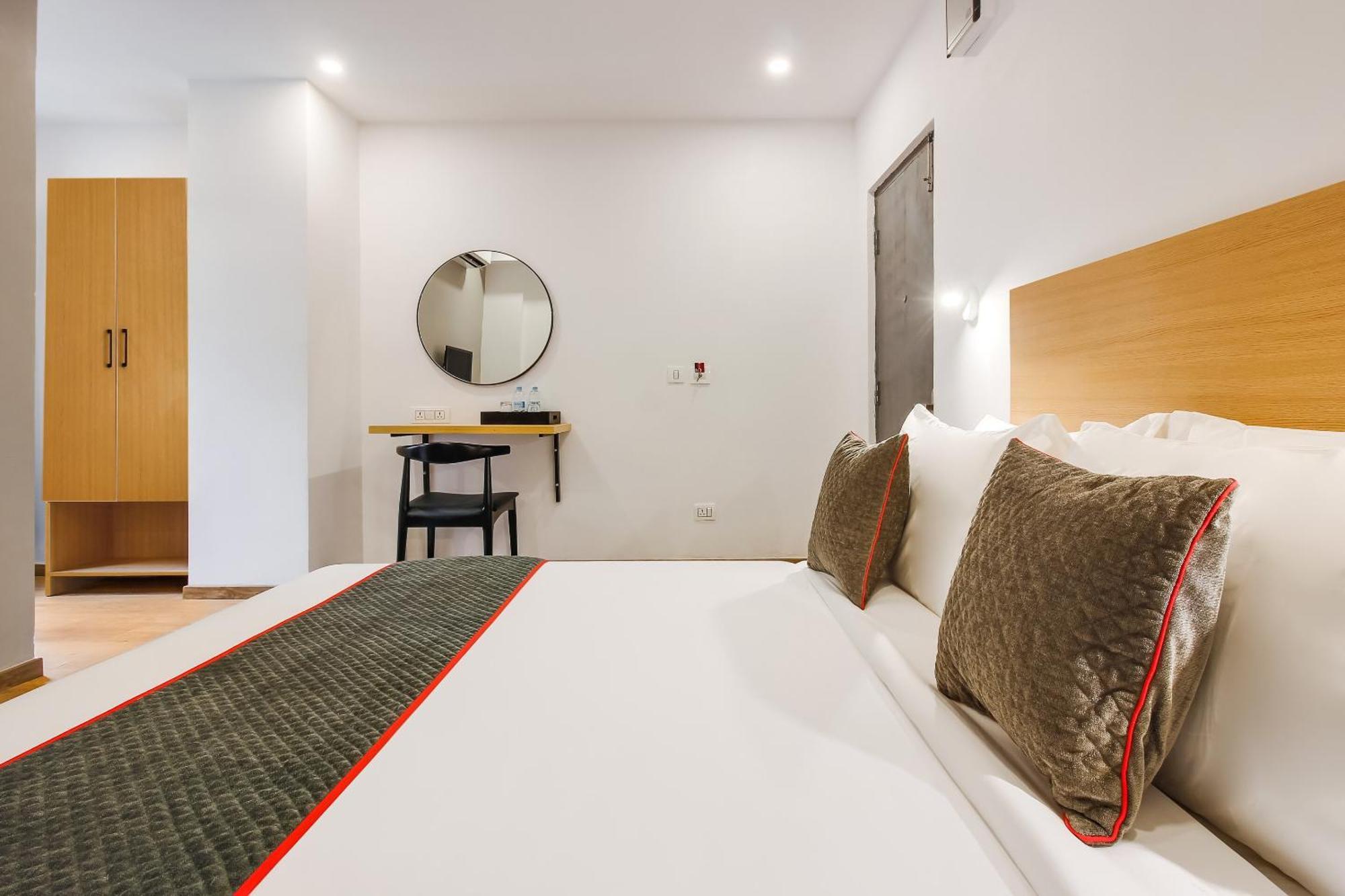 Super Townhouse The Cinco Hotel Near Esi Hospital Χιντεραμπάντ Εξωτερικό φωτογραφία