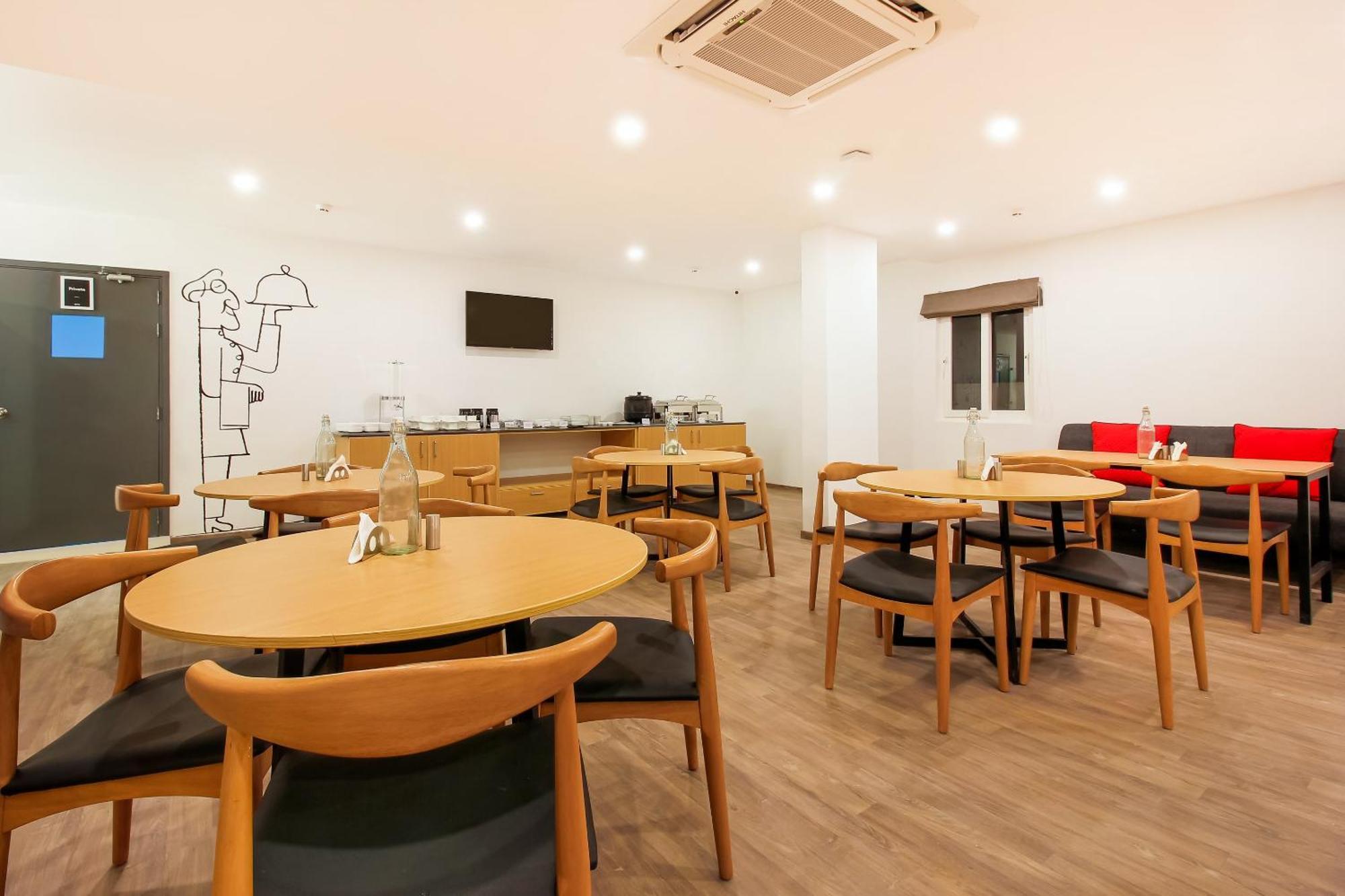 Super Townhouse The Cinco Hotel Near Esi Hospital Χιντεραμπάντ Εξωτερικό φωτογραφία