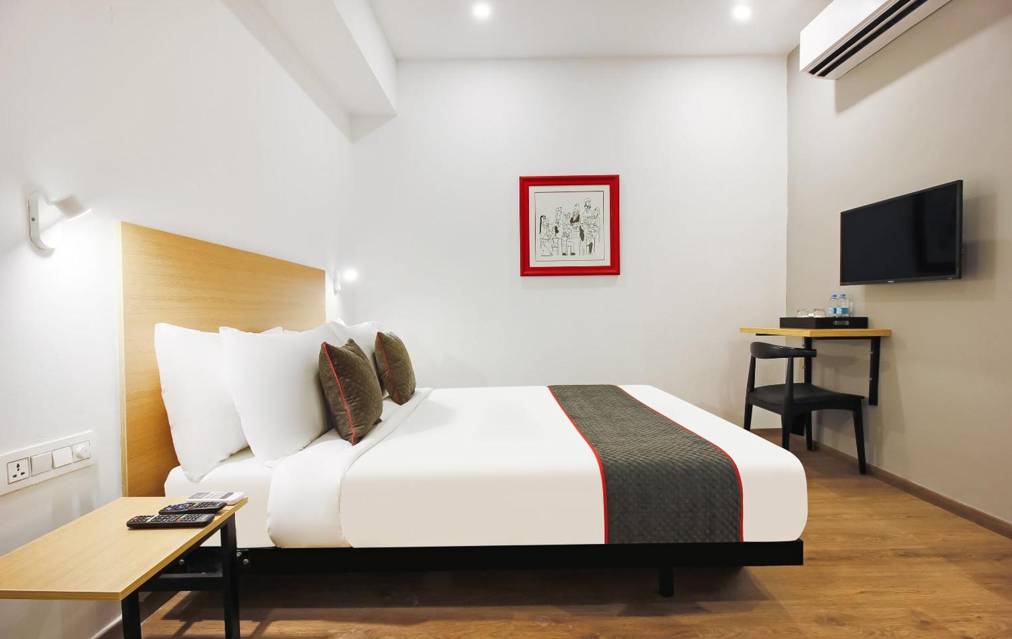Super Townhouse The Cinco Hotel Near Esi Hospital Χιντεραμπάντ Εξωτερικό φωτογραφία