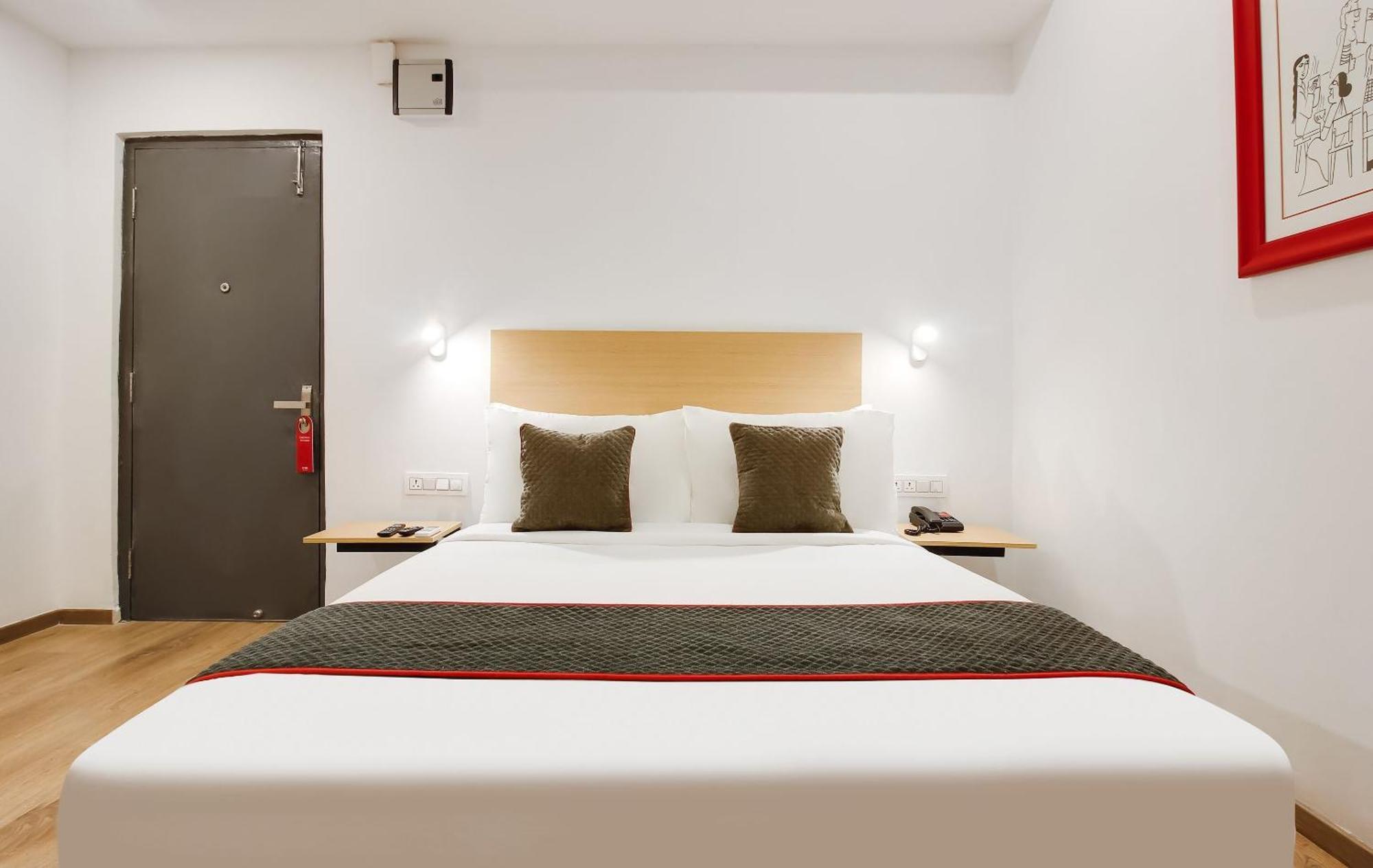 Super Townhouse The Cinco Hotel Near Esi Hospital Χιντεραμπάντ Εξωτερικό φωτογραφία
