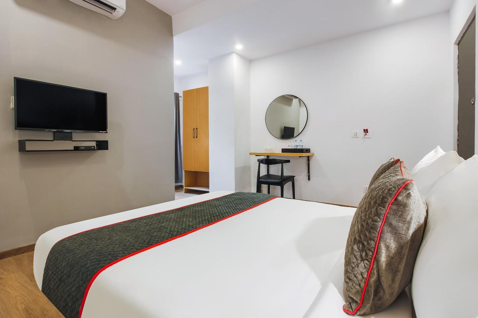 Super Townhouse The Cinco Hotel Near Esi Hospital Χιντεραμπάντ Εξωτερικό φωτογραφία
