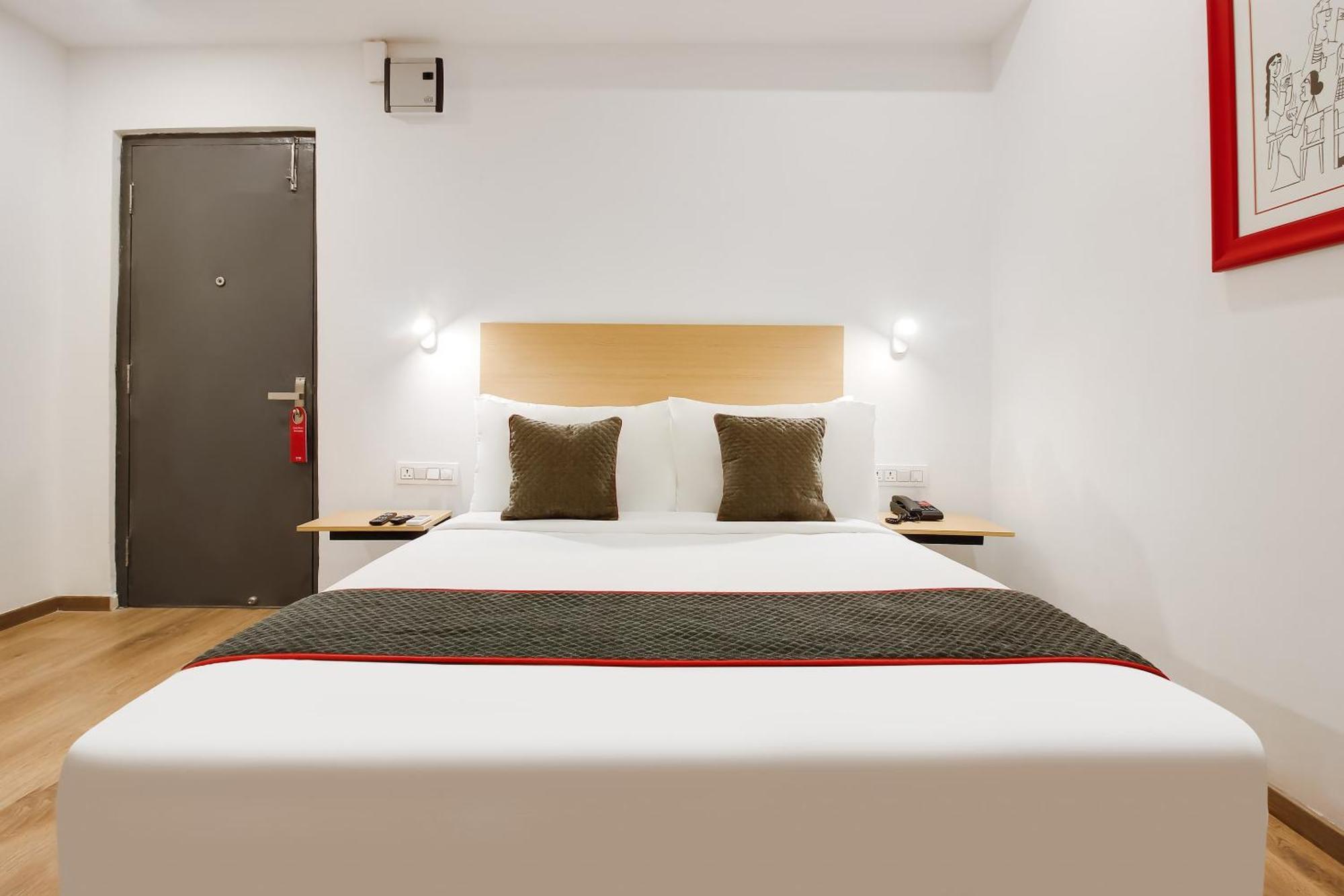 Super Townhouse The Cinco Hotel Near Esi Hospital Χιντεραμπάντ Εξωτερικό φωτογραφία