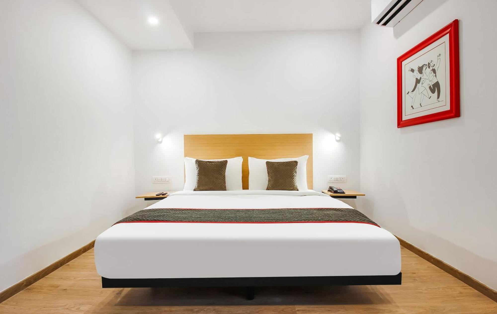 Super Townhouse The Cinco Hotel Near Esi Hospital Χιντεραμπάντ Εξωτερικό φωτογραφία