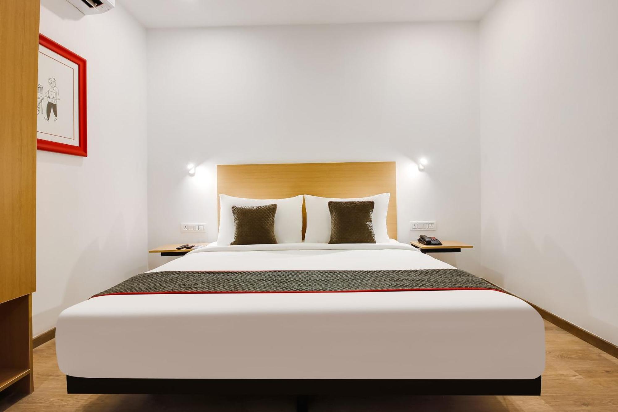 Super Townhouse The Cinco Hotel Near Esi Hospital Χιντεραμπάντ Εξωτερικό φωτογραφία